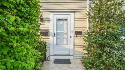 98 Valley Rd #10, Cos Cob, CT 06807