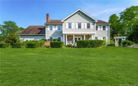 18 Breckenridge Ct, Hamden, CT 06514