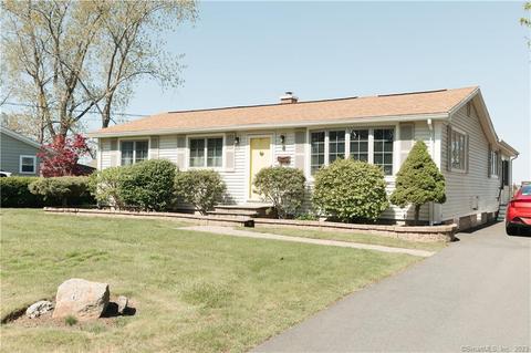 6 Salt Meadow Ln, Old Saybrook, CT 06475
