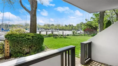 73 Harbor Dr #413, Stamford, CT 06902