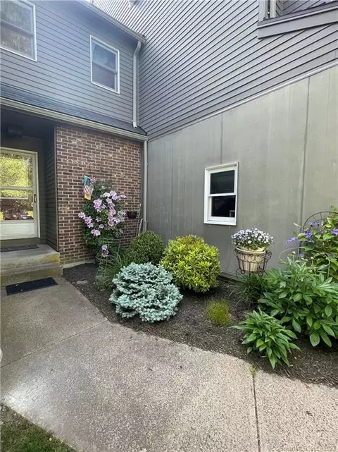 10 Depot Rd #9, Willington, CT 06279