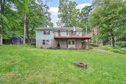 15 Circle Dr, Ashford, CT 06278