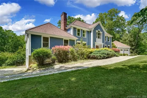 15 Dan Beard Ln, Redding, CT 06896