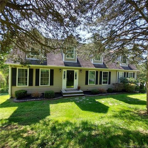 5 Gelding Hill Rd, Newtown, CT 06482