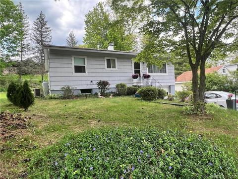 10 Hurlbut St, Winchester, CT 06098