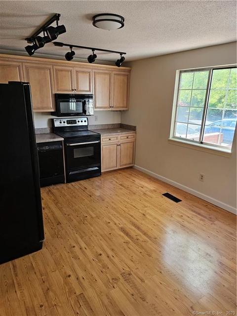 74 Pierpont Rd #9, Waterbury, CT 06705