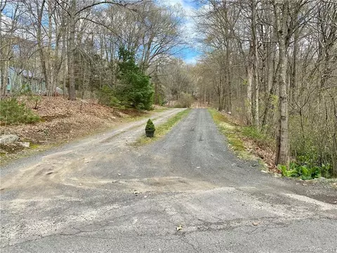 30 Perkins Rd, Southbury, CT 06488