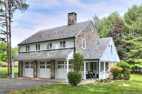 92 Pastures Ln, New Canaan, CT 06840