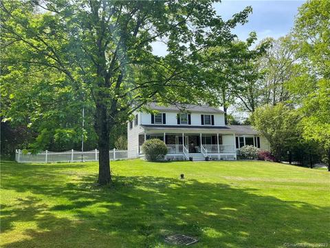 29 Oakwood Dr, Oxford, CT 06478