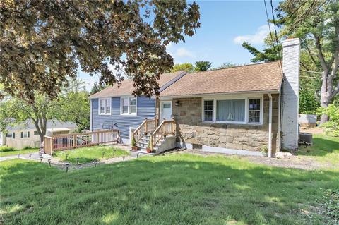 30 Val Dr, Stratford, CT 06614