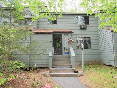 374 Trailsend Dr, Torrington, CT 06790