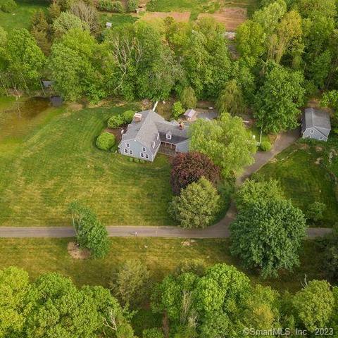 81 N Park Ave, Easton, CT 06612
