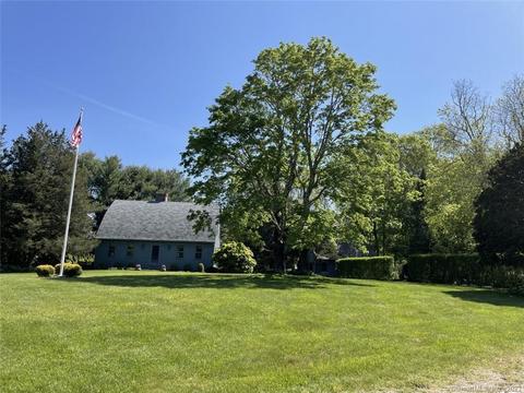 10 Heritage Dr, Stonington, CT 06378