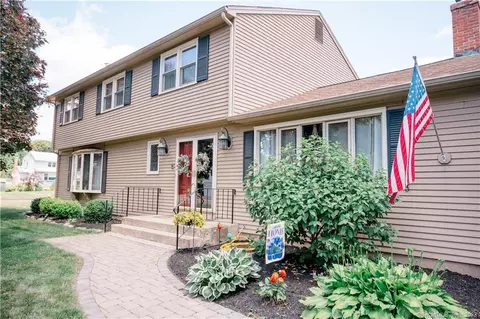 140 Leverich Dr, East Hartford, CT 06108