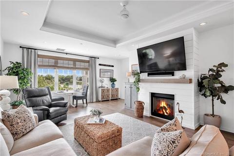 60 Maple St #30, Branford, CT 06405