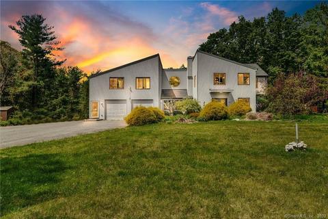 145 Chestnut Tree Hill Rd, Oxford, CT 06478