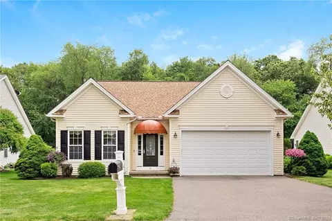 19 Grand Blvd #19, Ellington, CT 06029