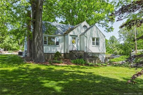 157 Short Beach Rd, East Haven, CT 06512