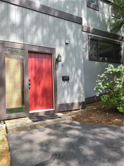 32 Harbour Vlg #B, Branford, CT 06405