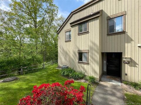 210 Heritage Vlg #B, Southbury, CT 06488