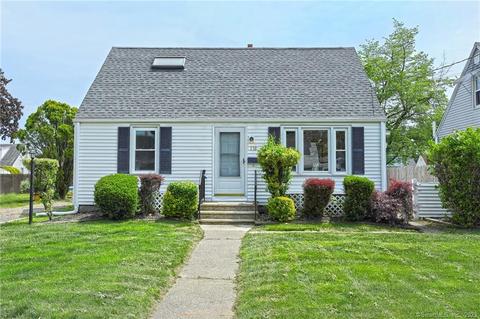 138 Meadowside Rd, Milford, CT 06460