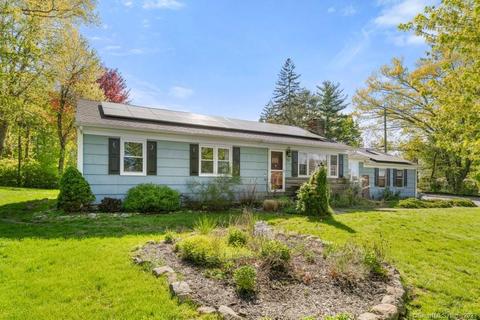 25 Sky Edge Dr, Bethel, CT 06801