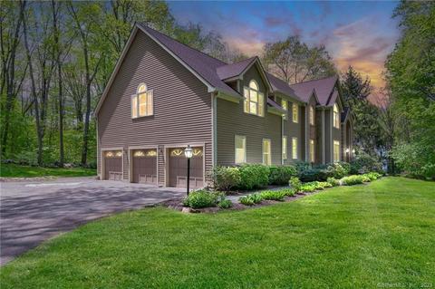 6 May Ct, Monroe, CT 06468