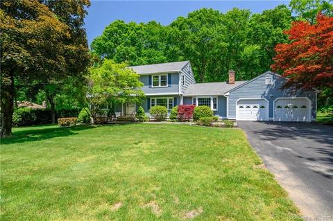 16 Danube Dr, Trumbull, CT 06611