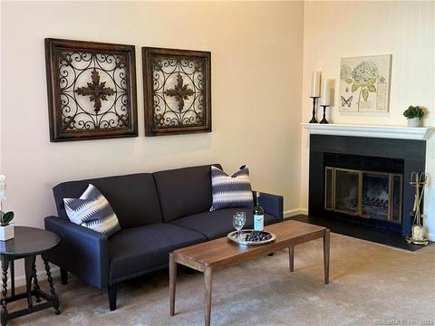46 Natureview Trl #46, Bethel, CT 06801