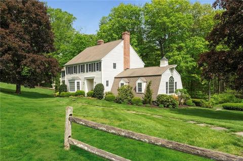 41 Thrush Ln, New Canaan, CT 06840