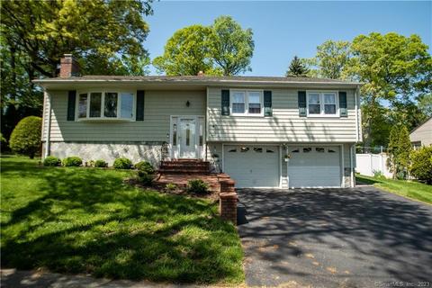 220 Luanne Rd, Stratford, CT 06614