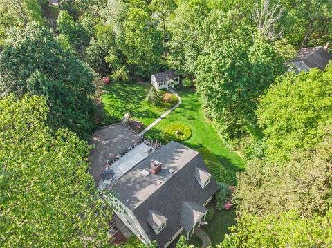8 Devils Garden Rd, Norwalk, CT 06854