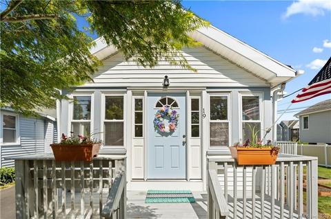 19 Orland St, Milford, CT 06460