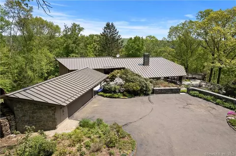 21 Oak Ridge Dr, Haddam, CT 06438