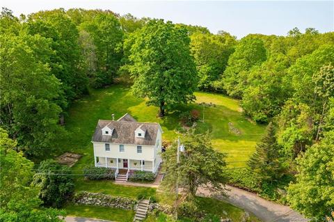36 Walnut Tree Hill Rd, Newtown, CT 06482