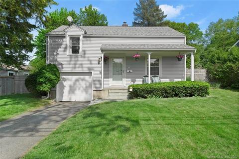 6 Chatham Dr, Norwalk, CT 06854