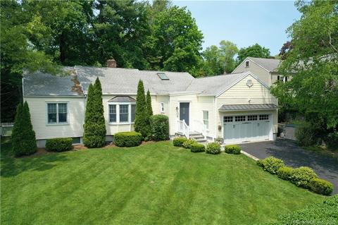 35 Meadowpark East Ave, Stamford, CT 06905