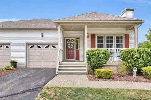 35 Rosewood Ln #35, Berlin, CT 06037