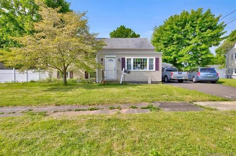 68 Fallon Dr, Hamden, CT 06517