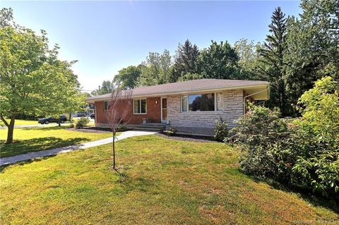 33 Barton St, West Hartford, CT 06110