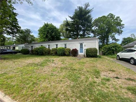 22 Campfield Dr, Fairfield, CT 06825