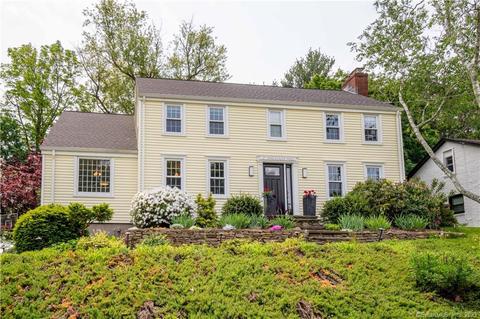 27 Pheasant Hill Dr, West Hartford, CT 06107