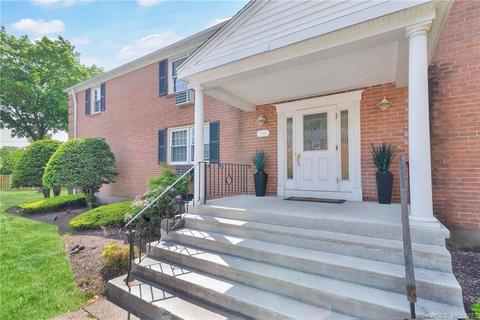 15 Brewster Rd #C, Glastonbury, CT 06033