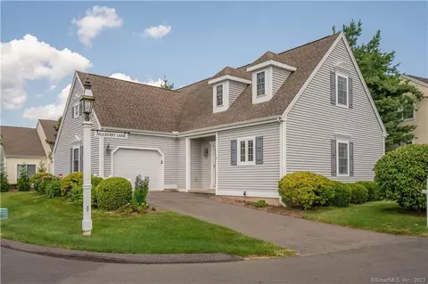 1 Mulberry Ln #1, Farmington, CT 06032