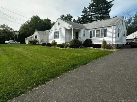 104 Haynes Rd, West Hartford, CT 06117