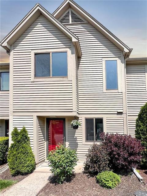 155 Village Square Dr #11, New Britain, CT 06053