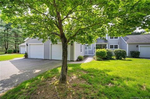 303 Winslow Dr #303, Watertown, CT 06795