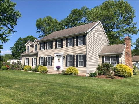95 Washington Dr, Southington, CT 06489