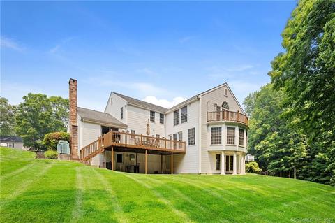 17 Porter Dr, West Hartford, CT 06117