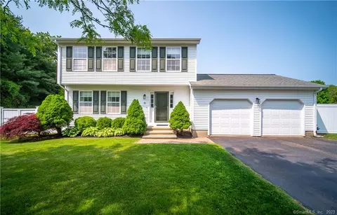 45 Brentwood Ct, Middletown, CT 06457